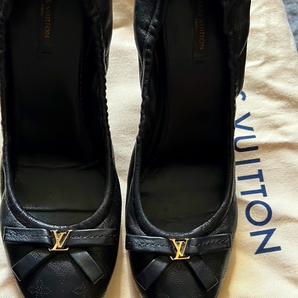 Size 40 wear few times like new